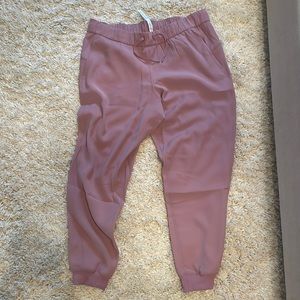 Lululemon On the Fly Jogger 28" Woven Pink Taupe Size 12